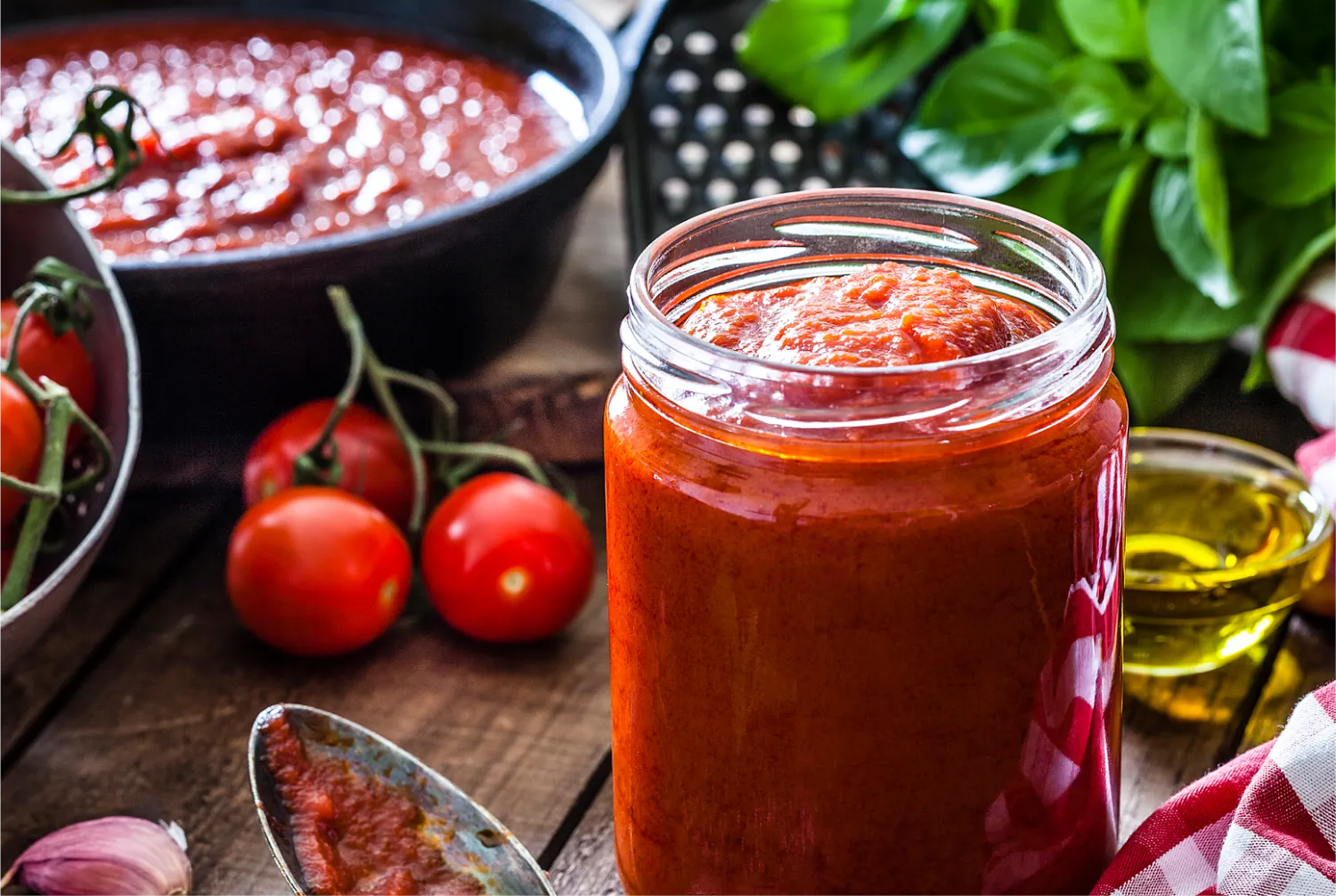 Pot de sauce tomates